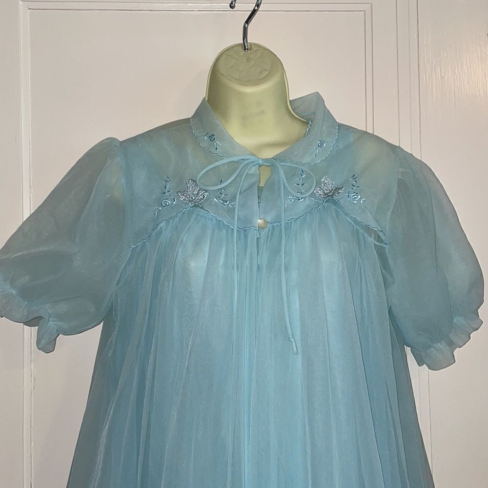 Vtg 60s‎ Helen of Troy light blue robe & nightgown set - Picture 2 of 9
